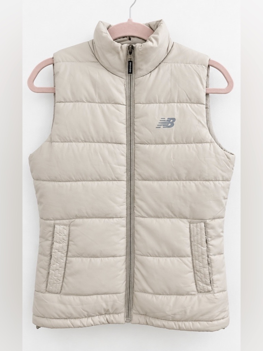 New Balance Cream Quilted Puffer Vest Women’s Small Lightweight Athleisure